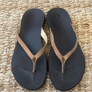 OluKai Black and Tan Sandals with Contoured Soles